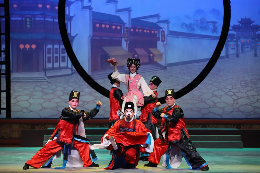 “粵韻花開(kāi)”深港粵劇粵曲交流晚會(huì)現(xiàn)場(chǎng)。主辦方供圖