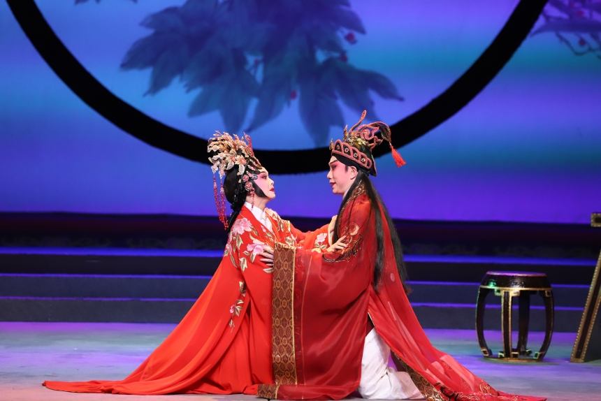 “粵韻花開”深港粵劇粵曲交流晚會現(xiàn)場。主辦方供圖