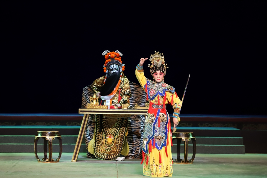 “粵韻花開”深港粵劇粵曲交流晚會(huì)現(xiàn)場(chǎng)。主辦方供圖